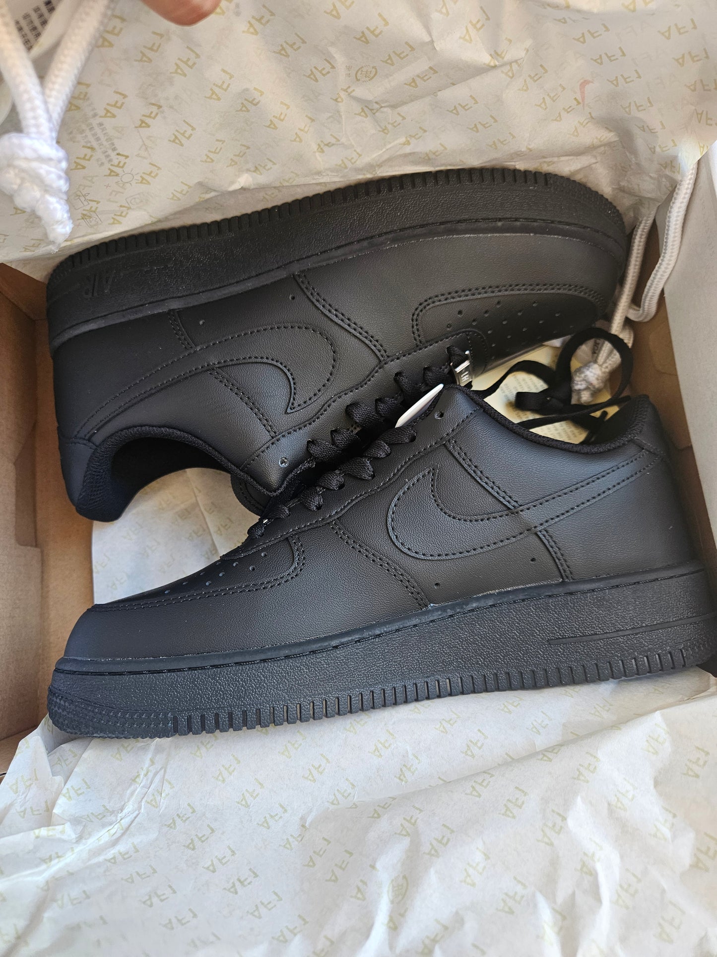 NIKE PATIKE Air Force 1