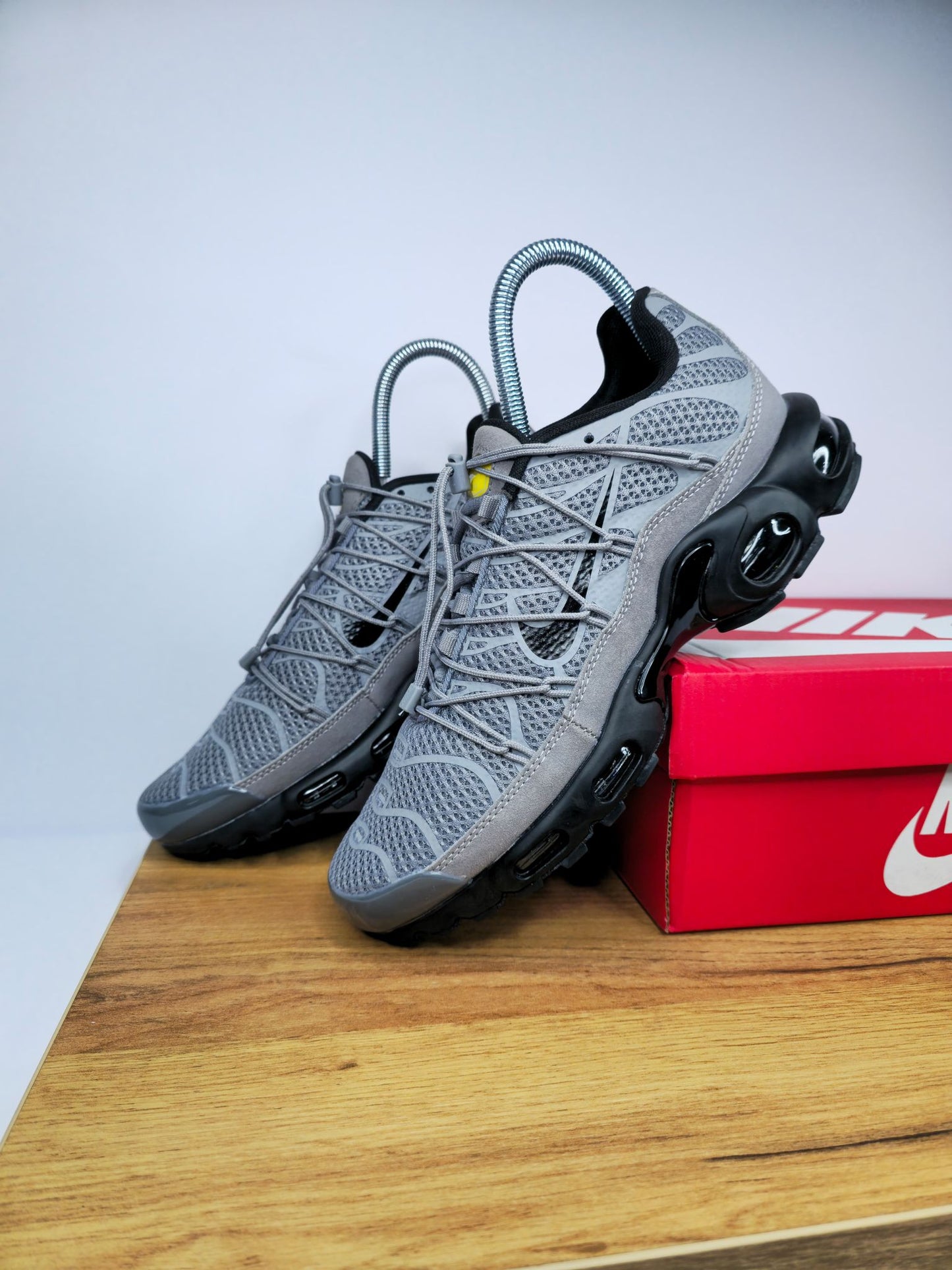 NIKE PATIKE TN Utility Wolf Grey