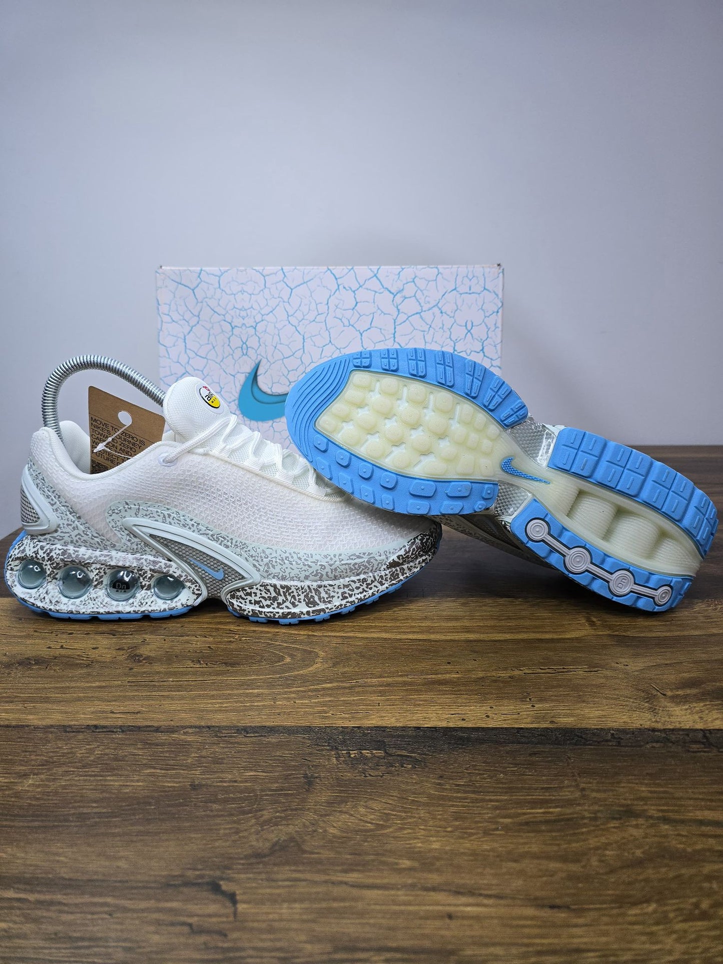 NIKE PATIKE Air Max DN White Safari