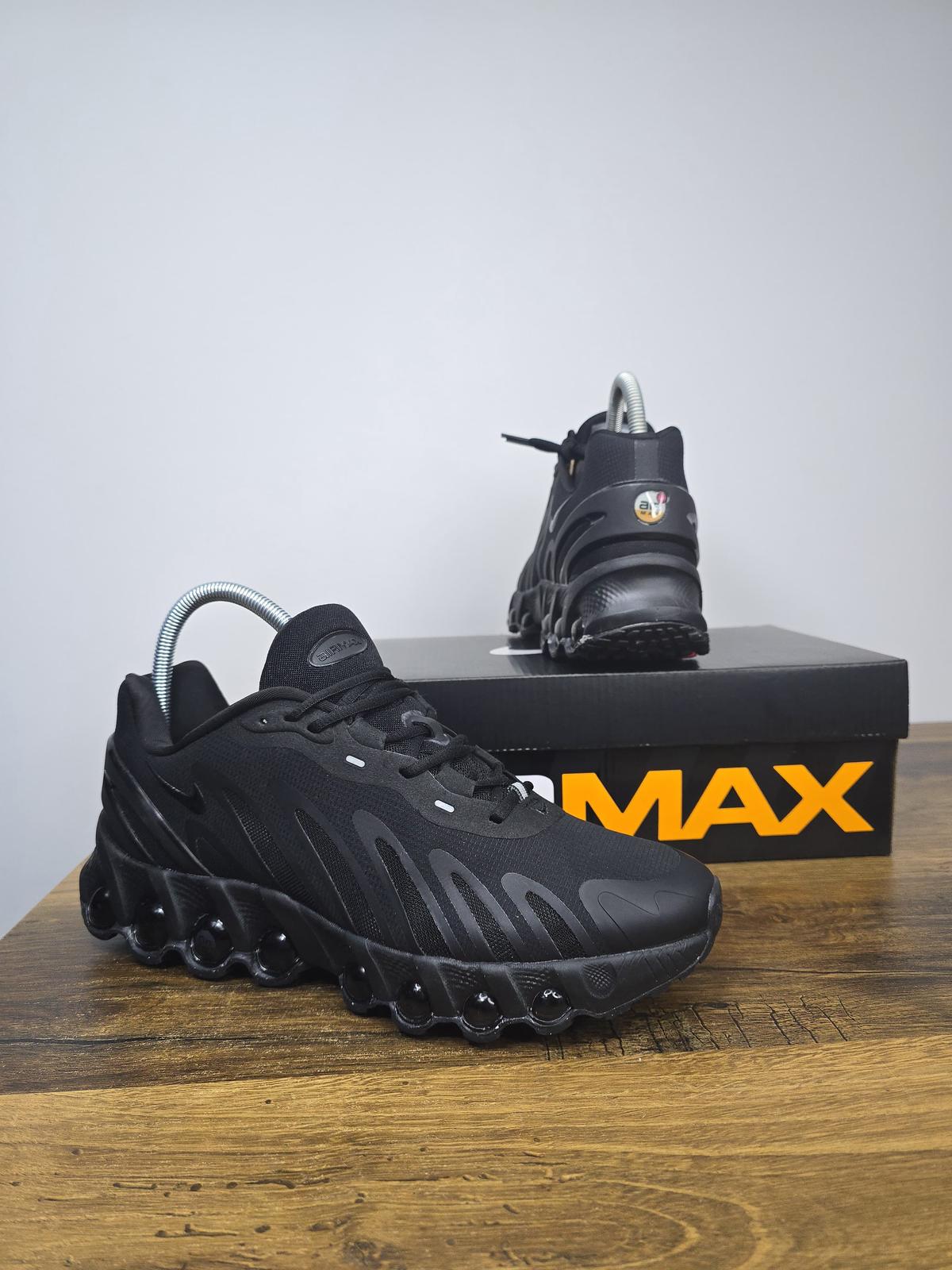 NIKE PATIKE Air Max DN8 Black