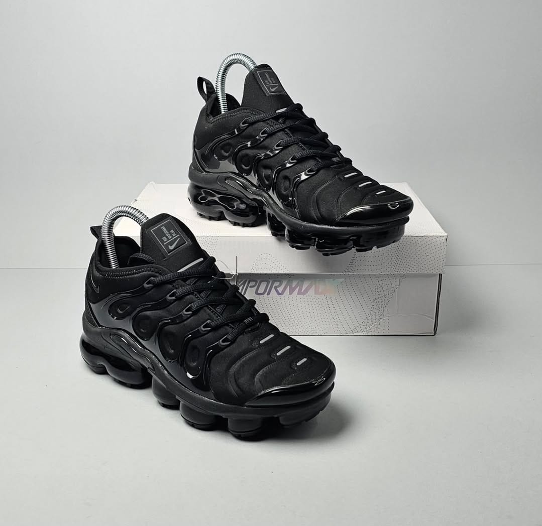 NIKE PATIKE Vapormax Plus Triple Black
