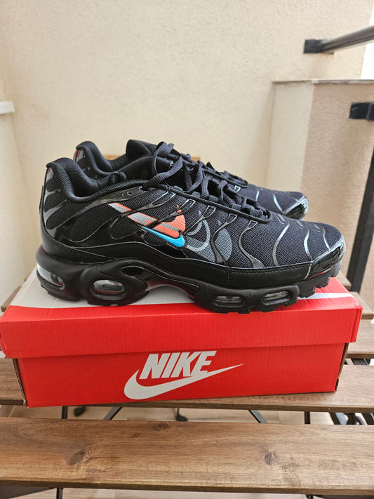 NIKE PATIKE TN Multi Swoosh