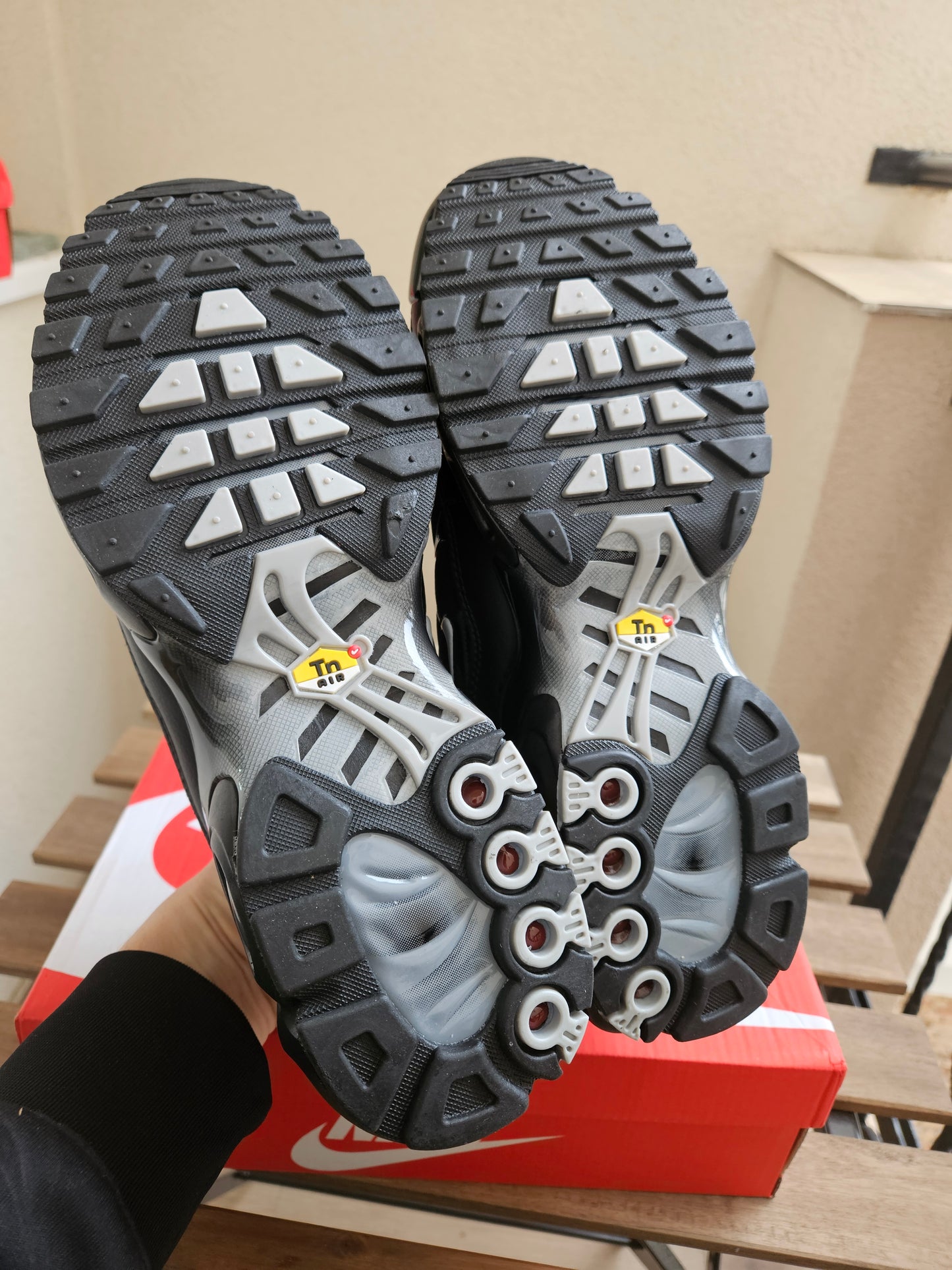 NIKE PATIKE TN Multi Swoosh