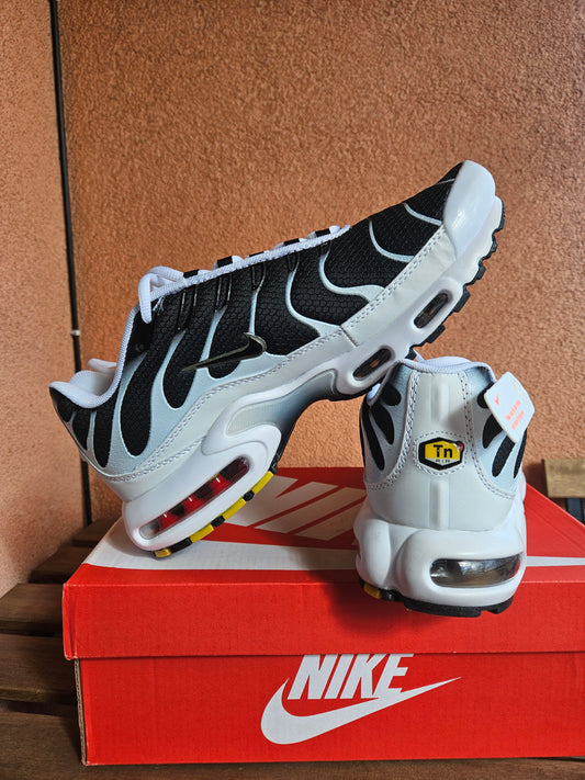 NIKE PATIKE TN Killer Whale