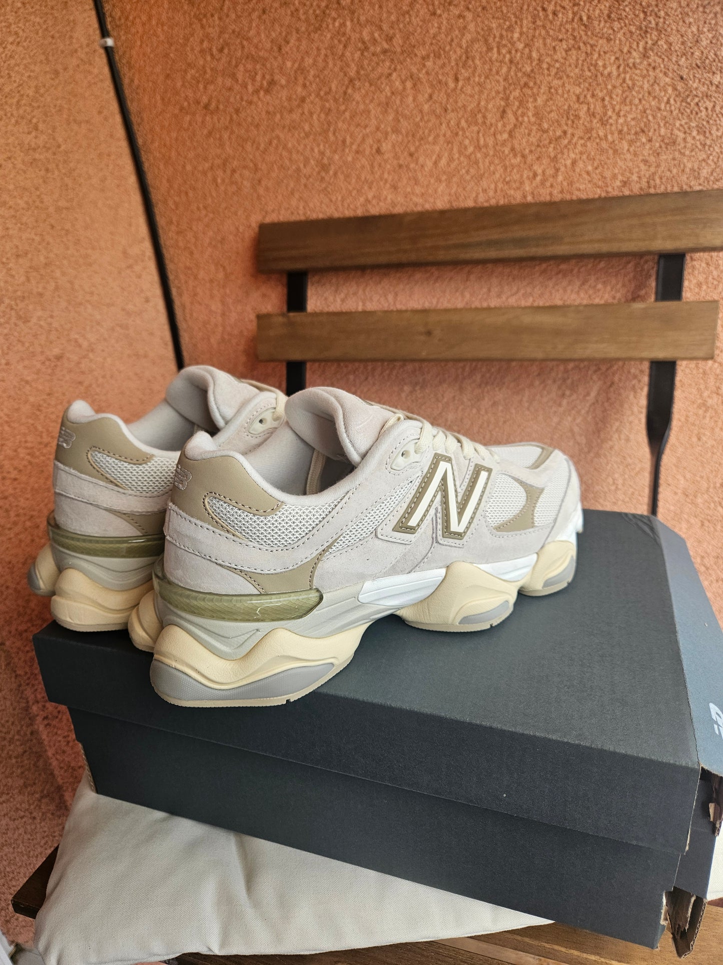 New Balance 9060