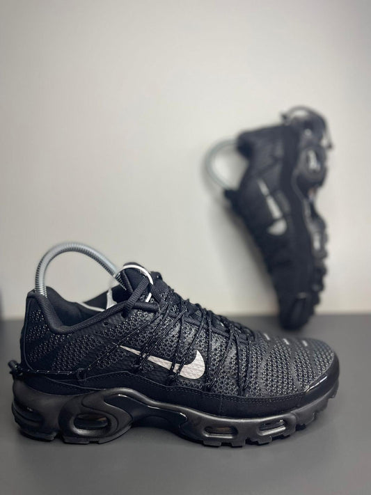 NIKE PATIKE TN Utility Toggle Black Reflective