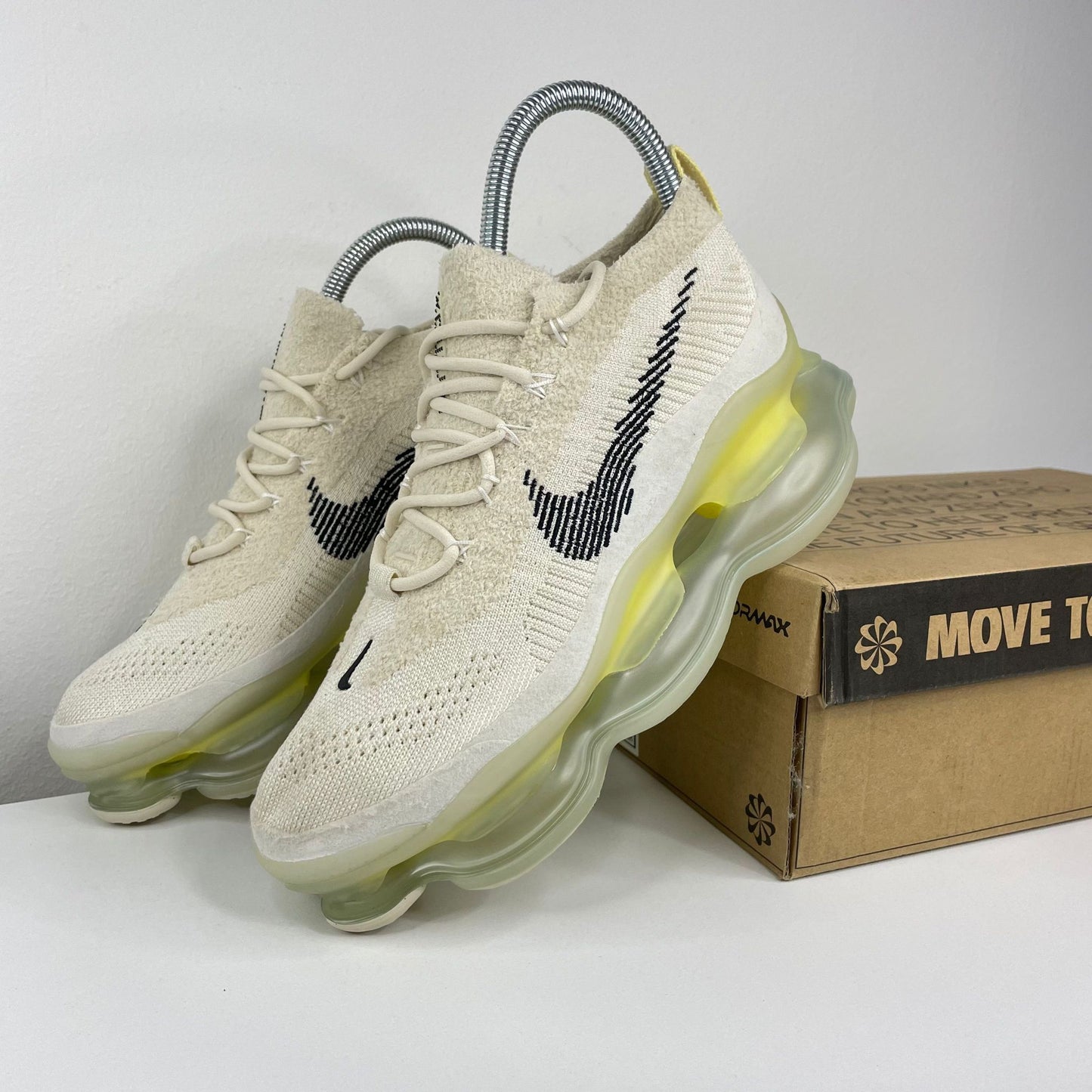 NIKE PATIKE SCORPION Lemon