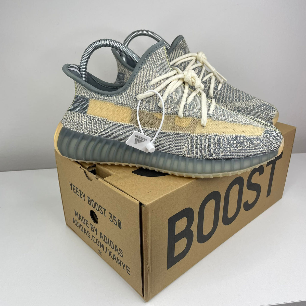 ADIDAS PATIKE Yeezy