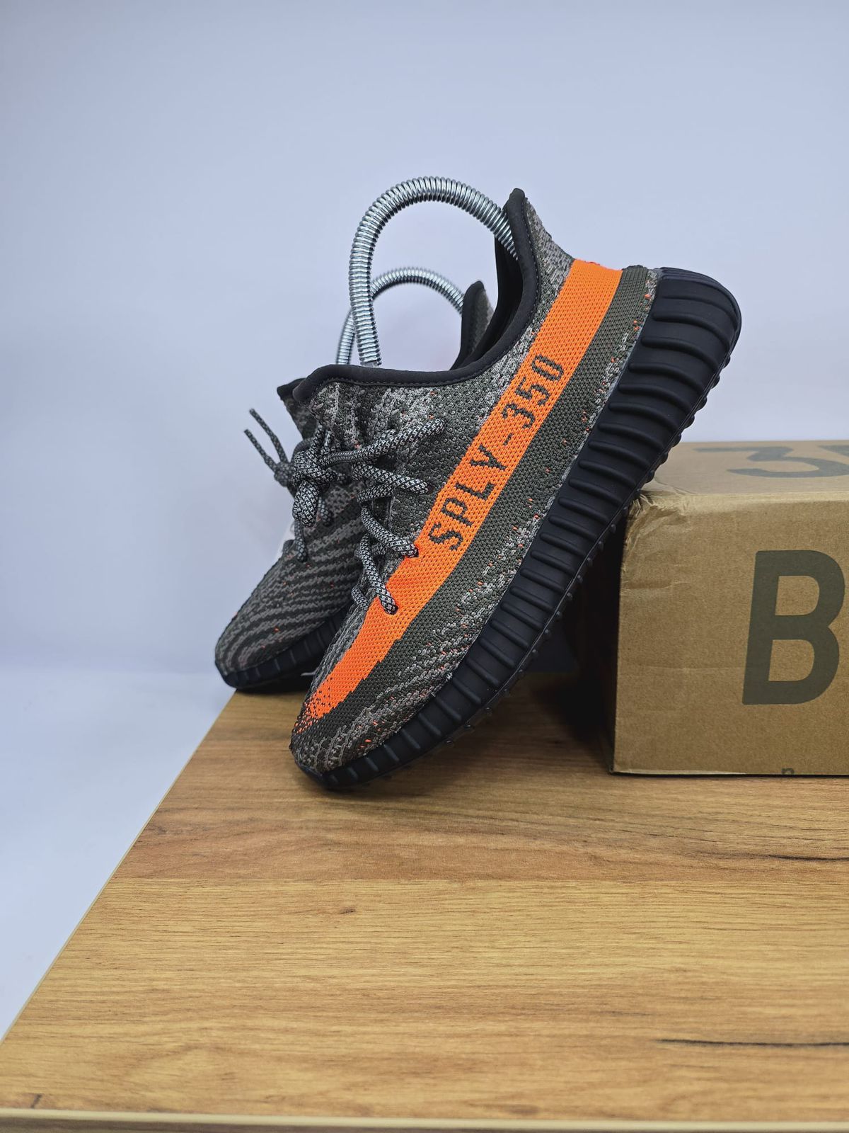 ADIDAS PATIKE Yeezy Carbon Beluga