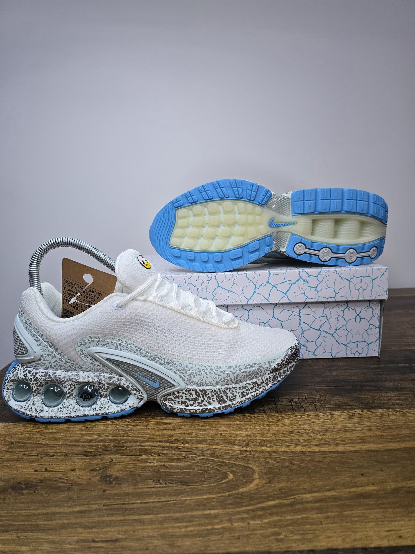 NIKE PATIKE Air Max DN White Safari