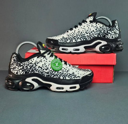 NIKE PATIKE TN