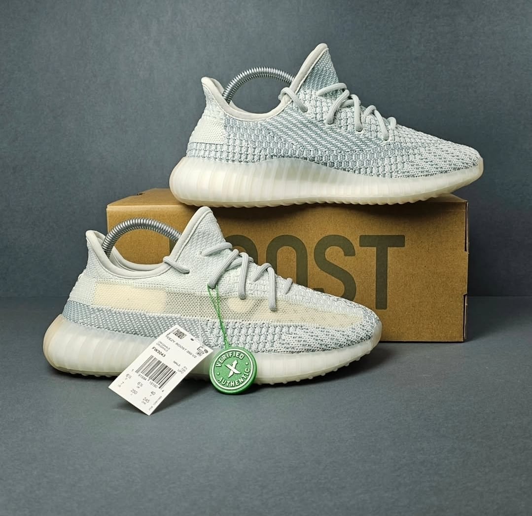 ADIDAS PATIKE Yeezy Cloud White