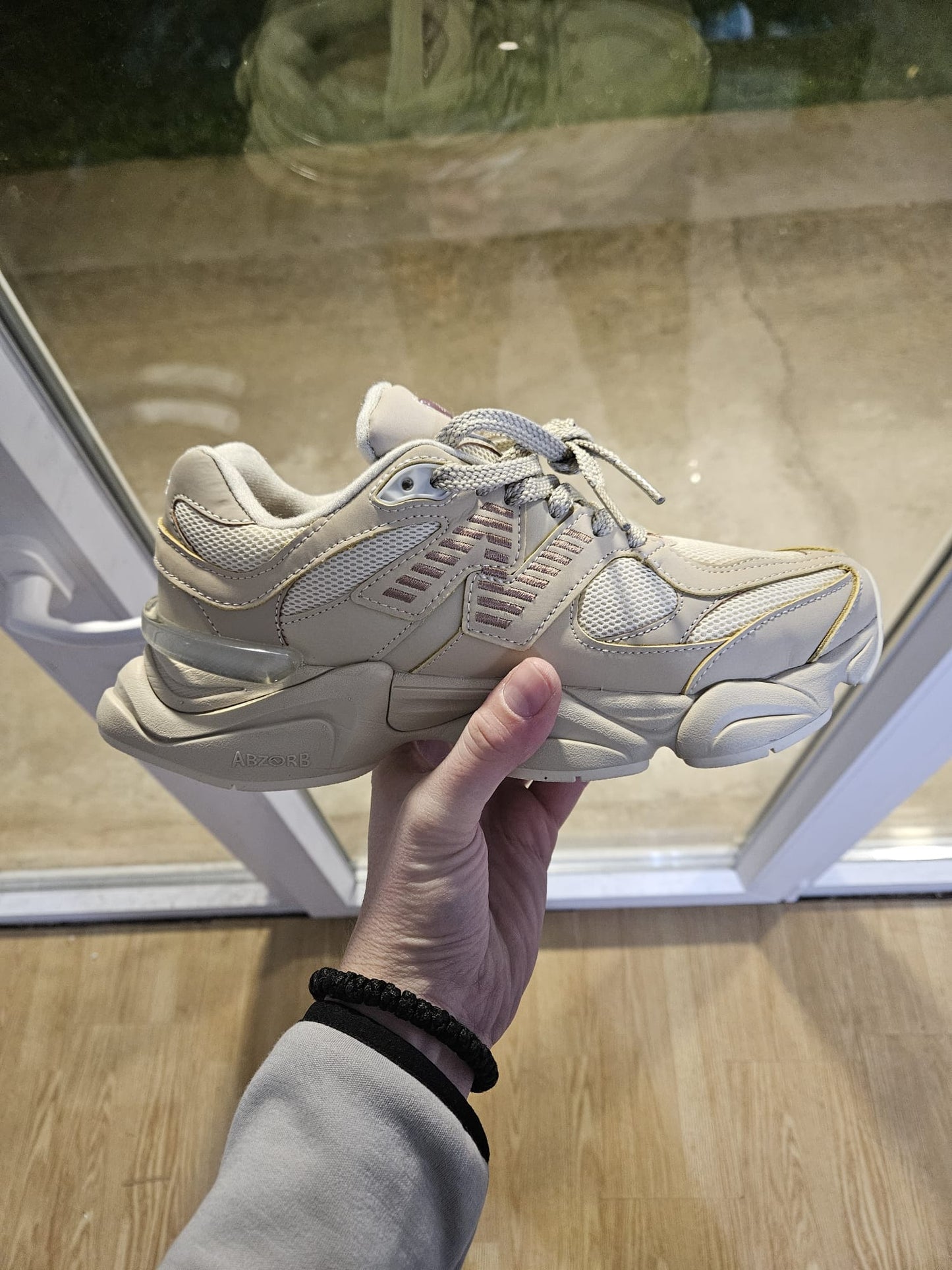 New Balance 9060