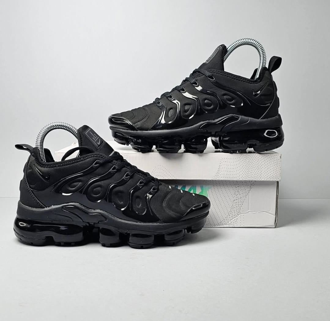 NIKE PATIKE Vapormax Plus Triple Black