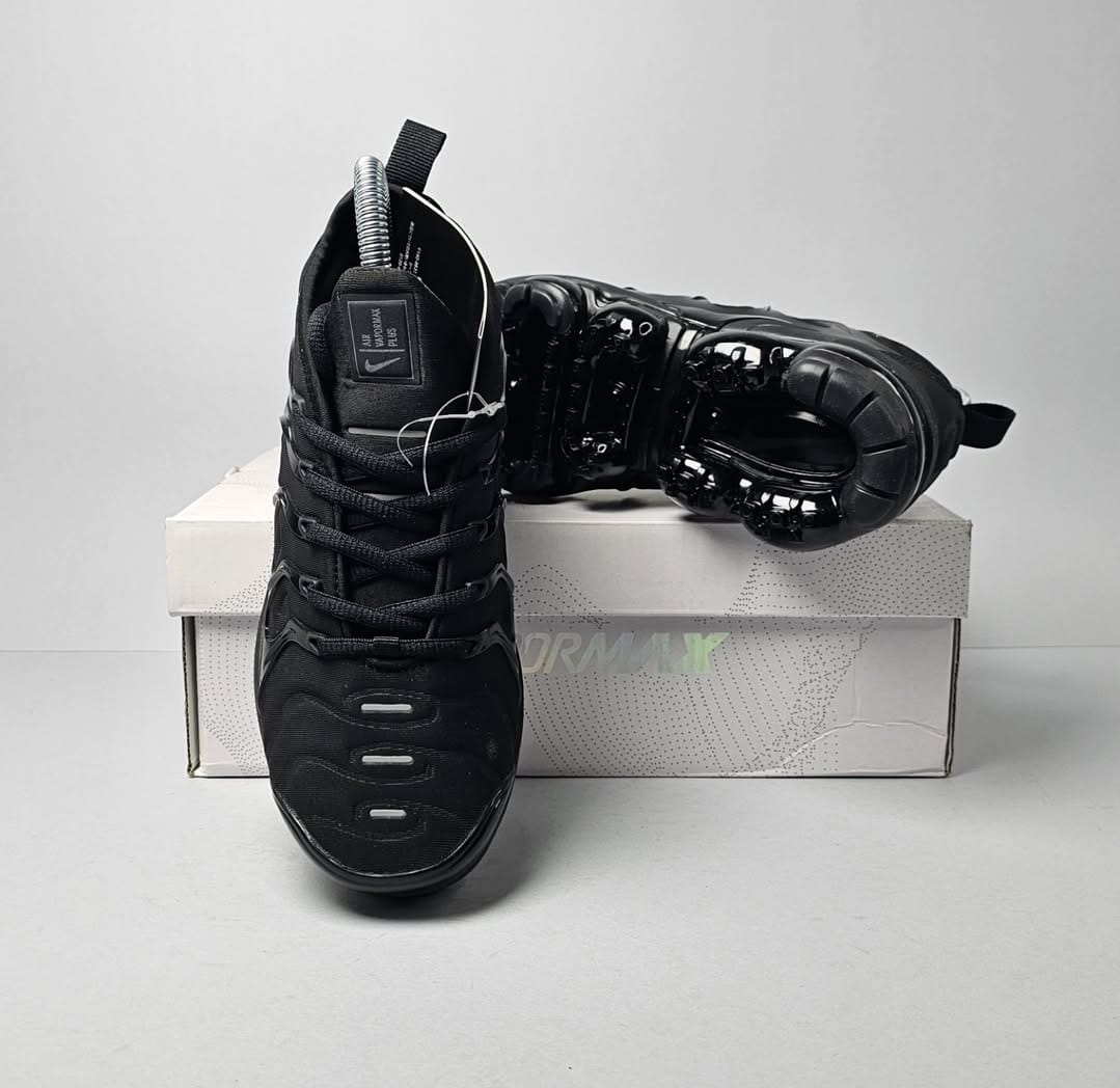 NIKE PATIKE Vapormax Plus Triple Black