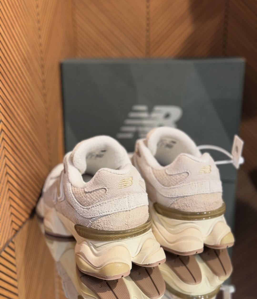 New Balance 9060 Beige \ Cream