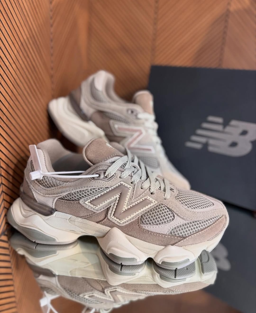 NEW BALANCE 9060