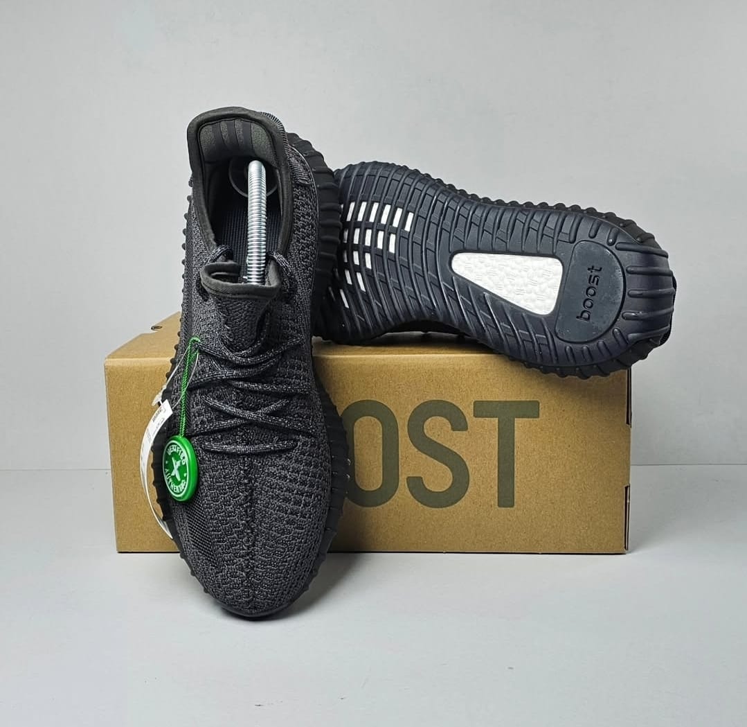 ADIDAS PATIKE Yeezy Black Reflective