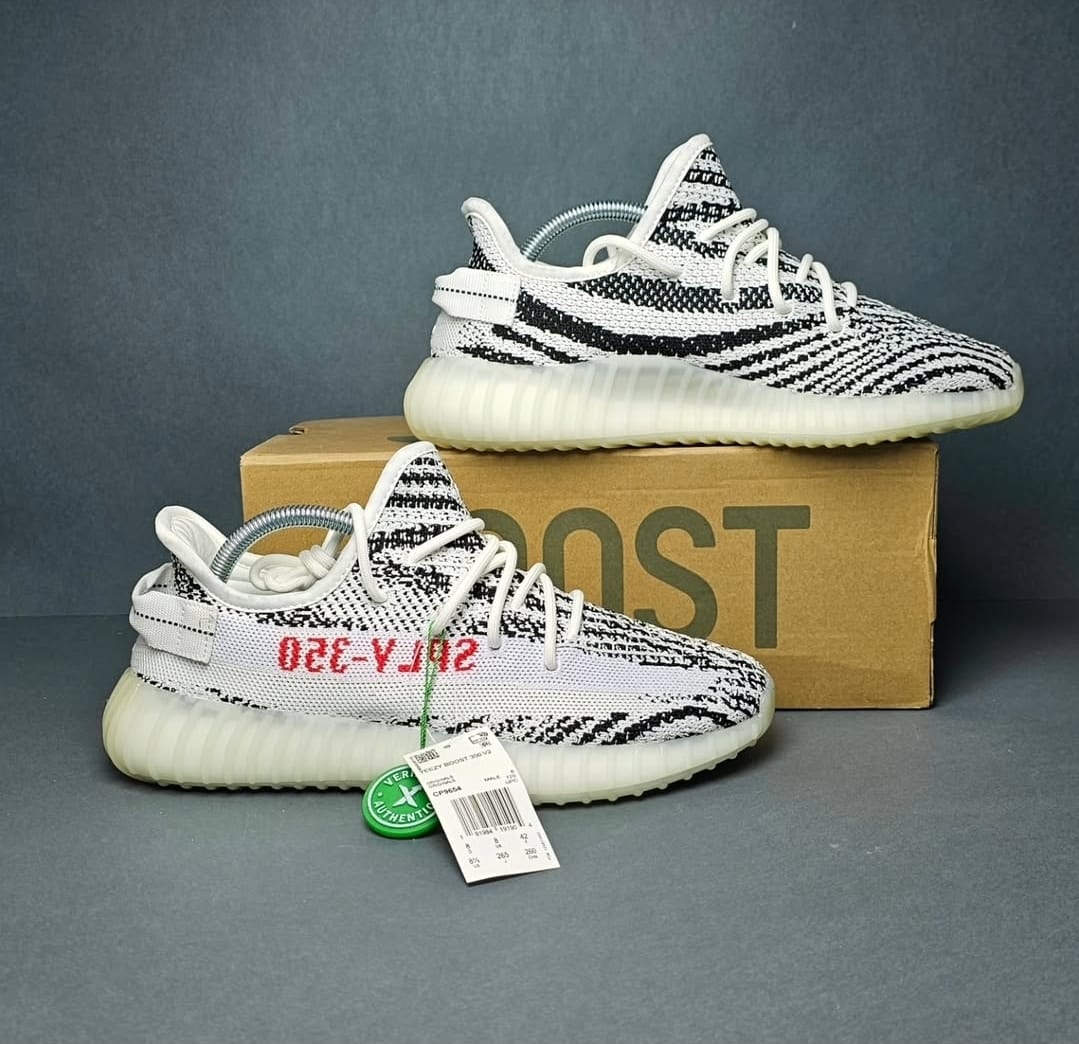 ADIDAS PATIKE Yeezy Zebra