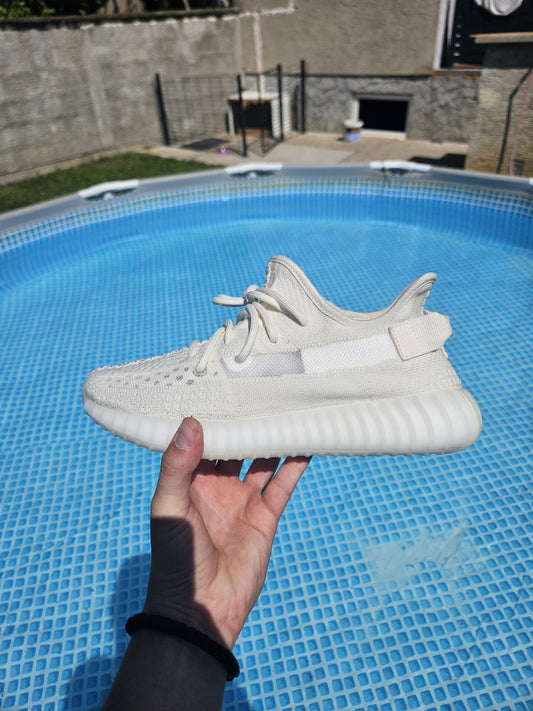 ADIDAS PATIKE Yeezy BONE