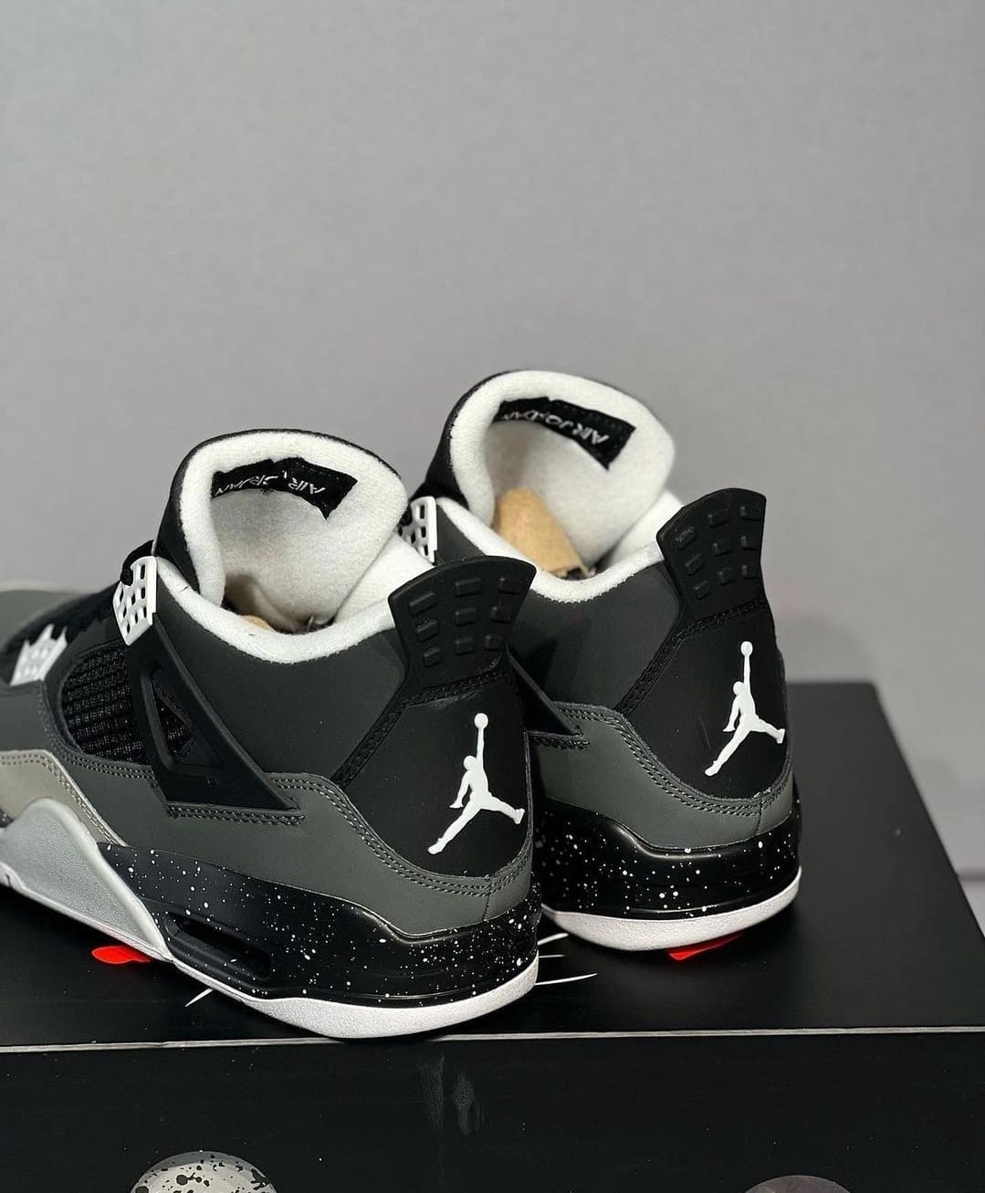 NIKE PATIKE JORDAN 4 Retro Fear Pack