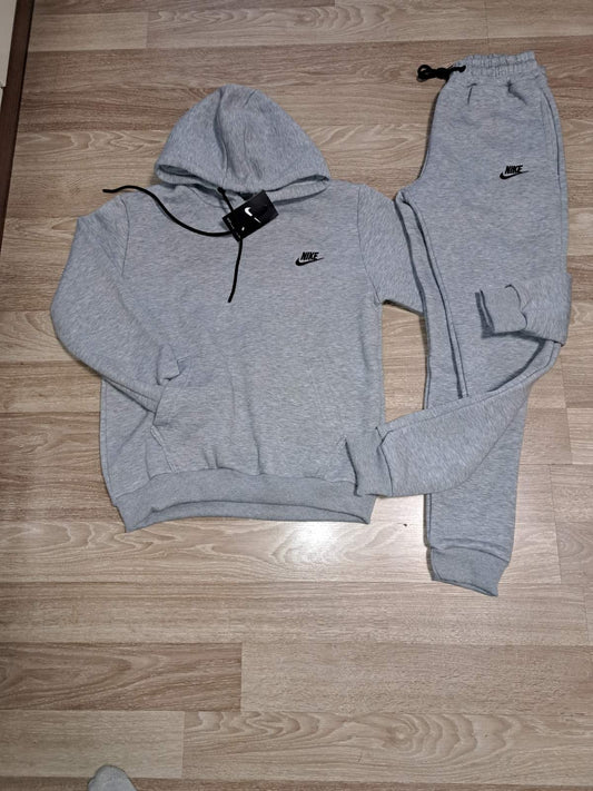 NIKE TRENERKA Komplet