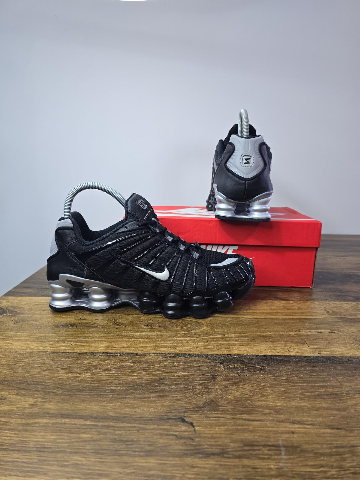NIKE PATIKE Shox TL Black Grey