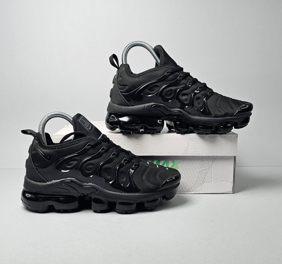 NIKE PATIKE Vapormax Plus Triple Black