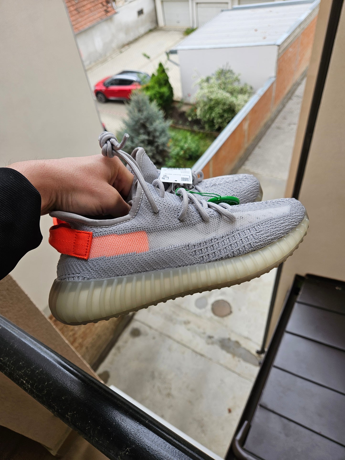 ADIDAS PATIKE Yeezy Tail Light