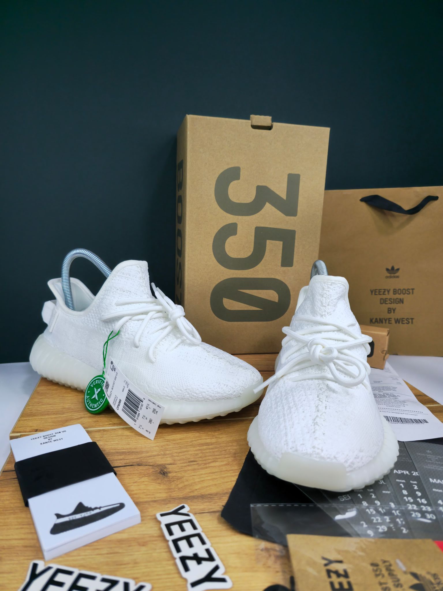ADIDAS PATIKE Yeezy Cream