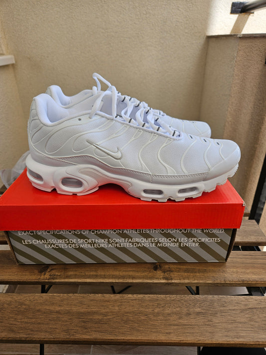 NIKE PATIKE TN Triple White
