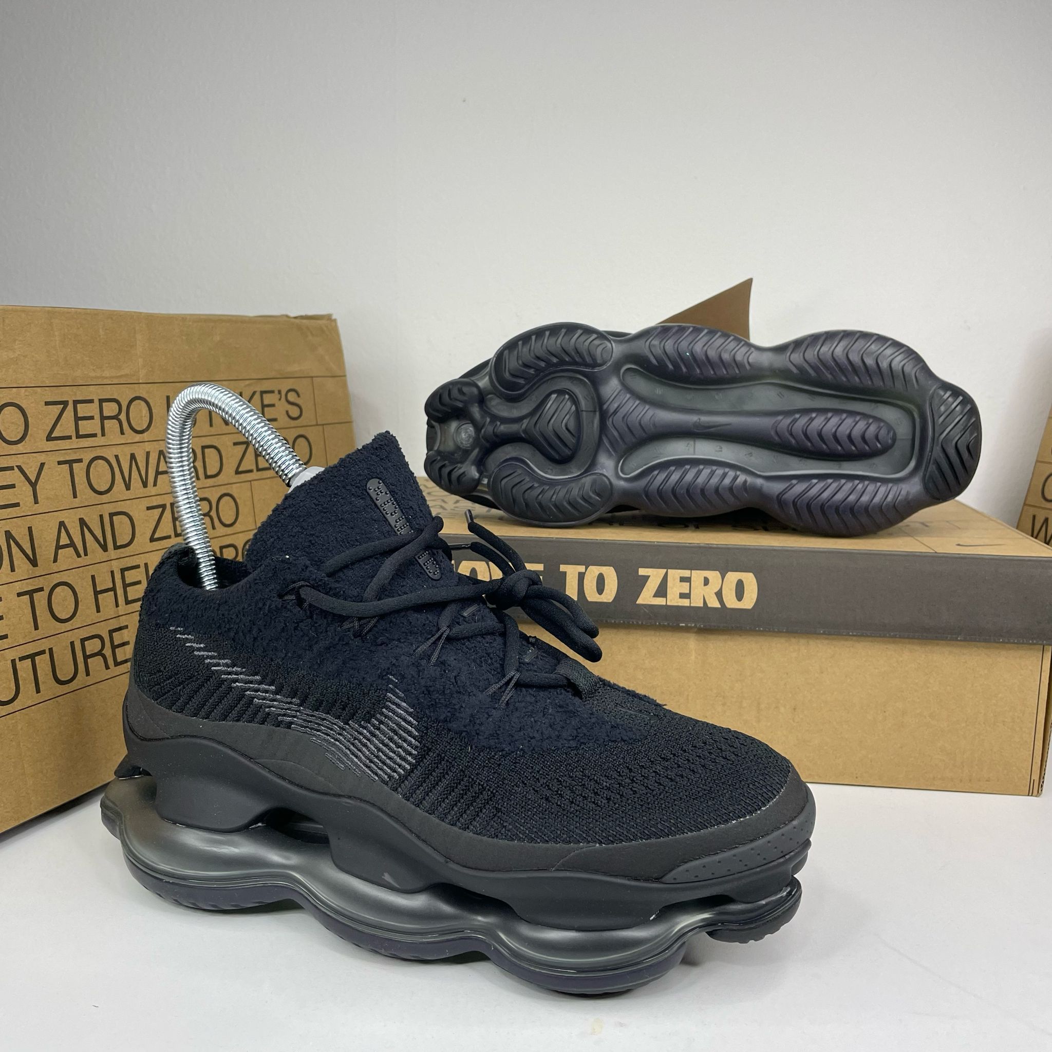 NIKE PATIKE SCORPION Triple Black