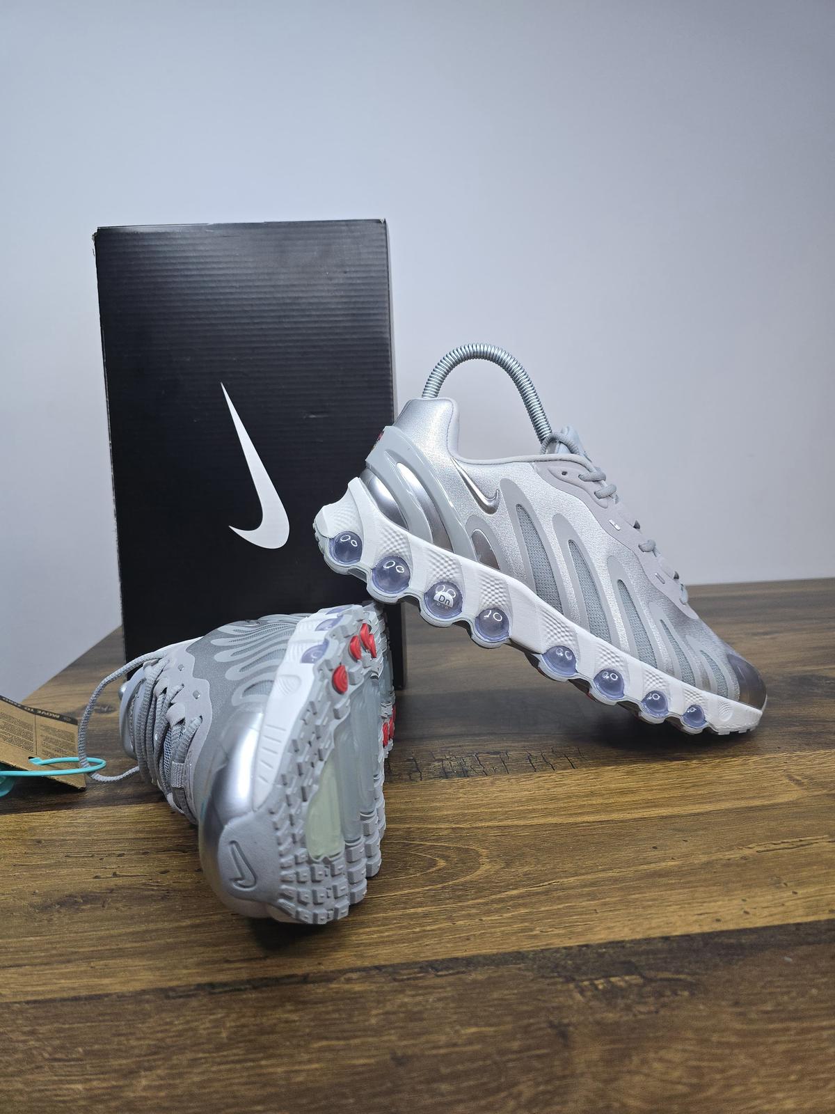 NIKE PATIKE Air Max DN8 Metallic Silver