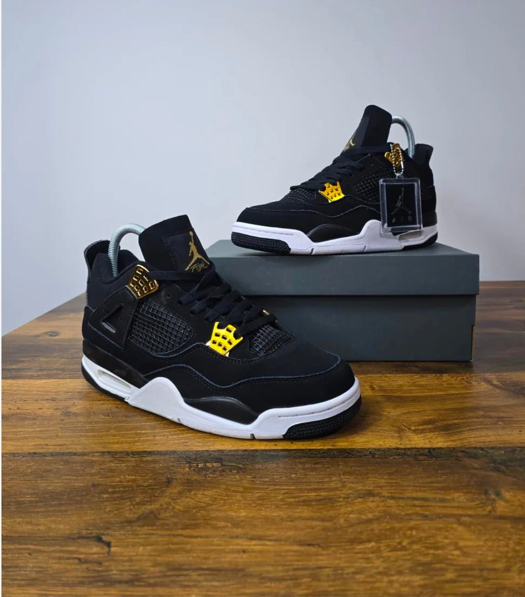 NIKE PATIKE JORDAN 4 Retro Black Gold